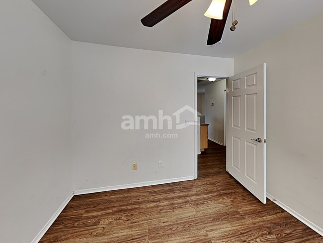 Building Photo - 1030 S 223rd Ln