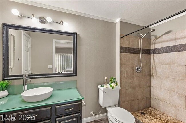 Building Photo - 5855 Valley Dr