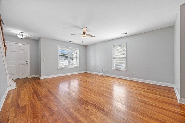 Building Photo - Beautiful 4-Bedroom, 3-Bath House