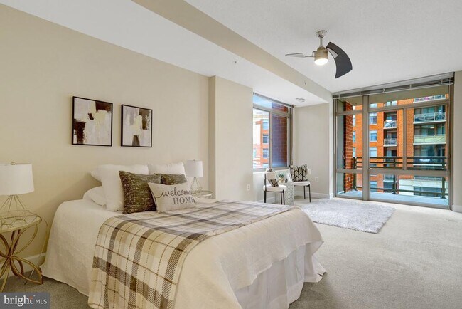 Building Photo - 3650 S Glebe Rd