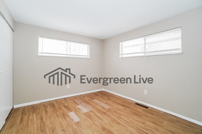 Building Photo - 1810 Pickering Dr