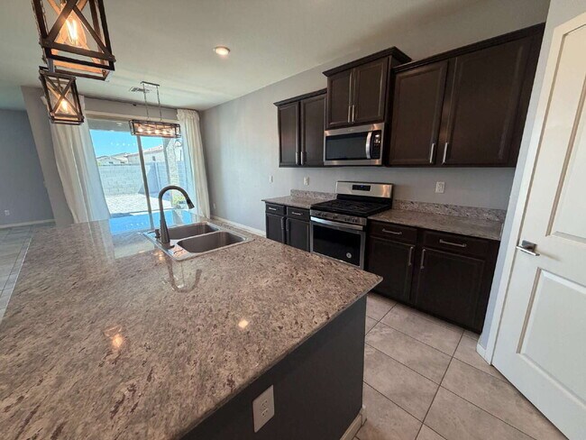 Building Photo - 7214 E Gamebird Way
