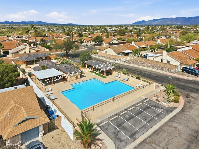 Building Photo - 9960 E Banister Dr