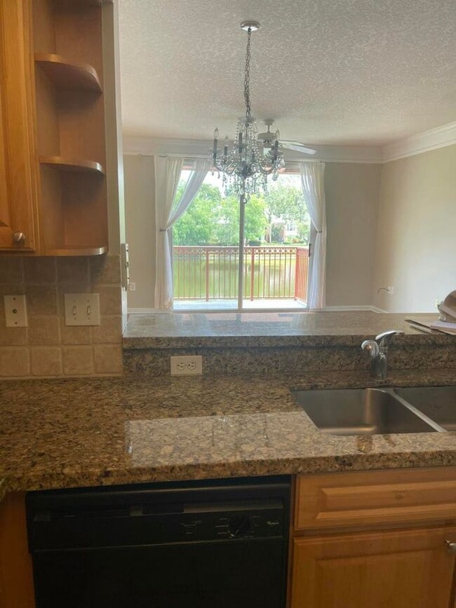 Building Photo - 2040 Alta Meadows Ln