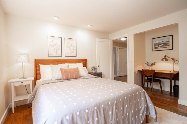 Building Photo - 4201 51st Ave S