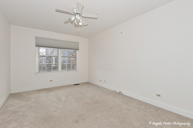 Building Photo - 756 Stonegate Rd