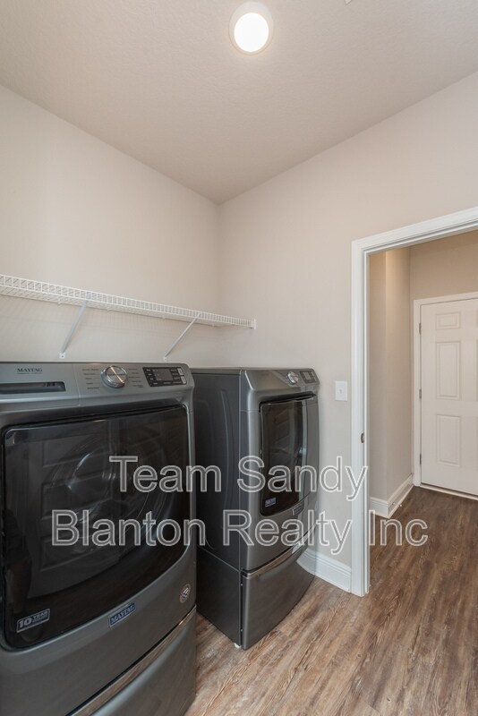 Building Photo - 7584 Burnside Lp