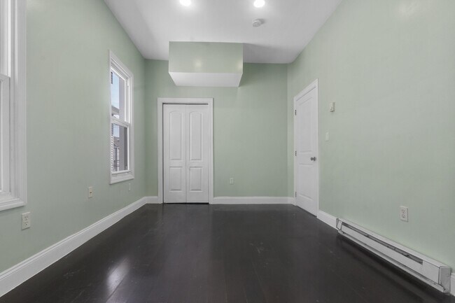 Building Photo - 271 Cator Ave