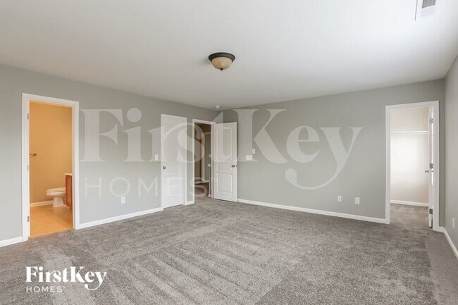 Building Photo - 2114 Feather Ridge Drive