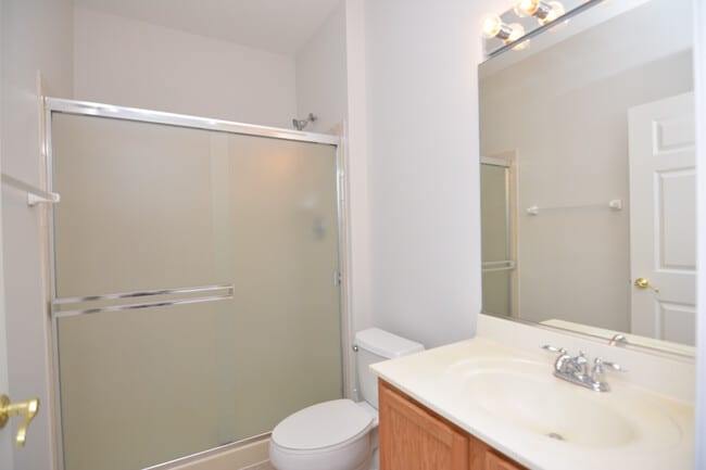 Building Photo - 4756 N Lamon Ave