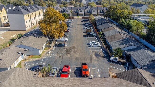 Building Photo - 1639 Northwood St