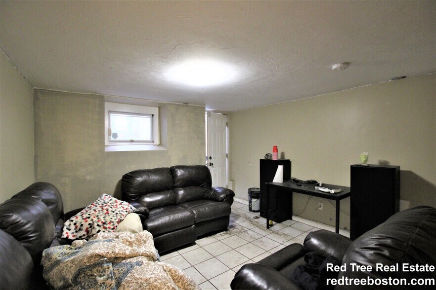 Building Photo - 8 Sewall St