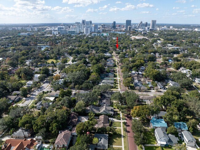 Building Photo - Adorable rental available in heart of Orlando !
