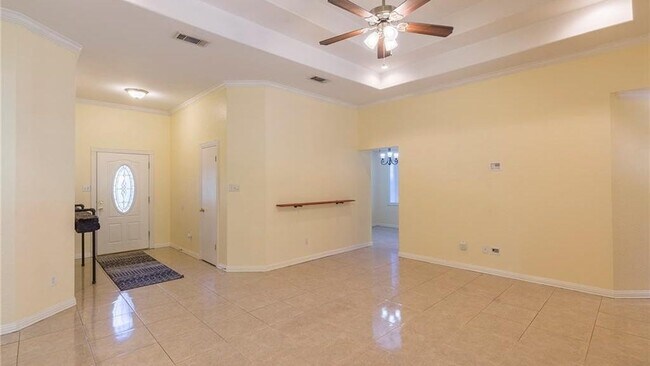 Building Photo - 3821 Oriole Ave