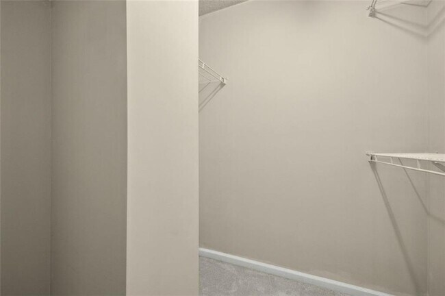 Building Photo - 14 Highoak Dr