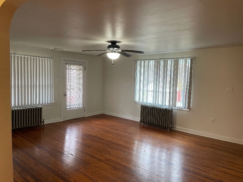 Building Photo - 913 Grange Rd