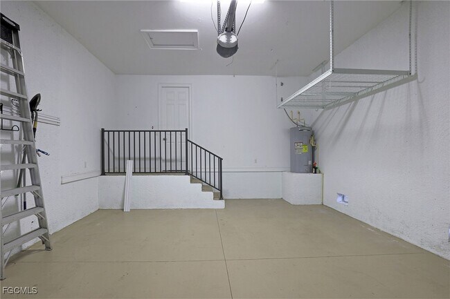Building Photo - 8100 Banyan Breeze Way