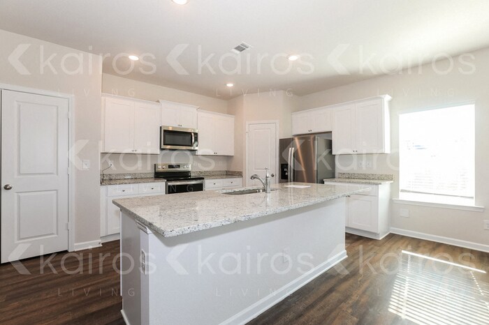 Building Photo - 3505 Bridgewood Dr