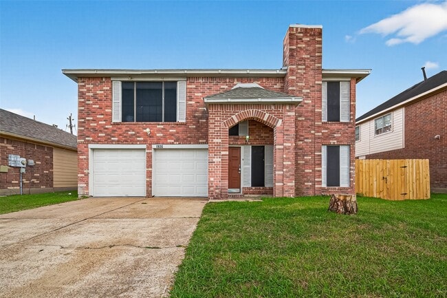 Primary Photo - 1926 Woodland Hills Dr