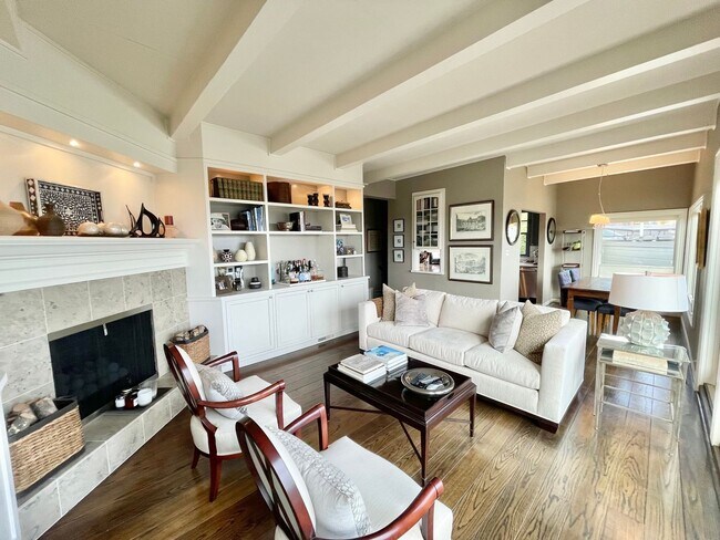 Building Photo - 3BR/2.5BA INCOMPARABLE Views!!! Prime Corona Heights Residence! 2 car parking and laundry! PROGRE...
