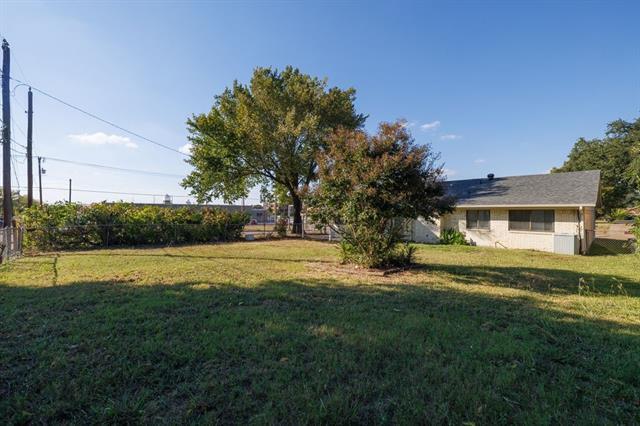 Building Photo - 204 E Grubb Dr