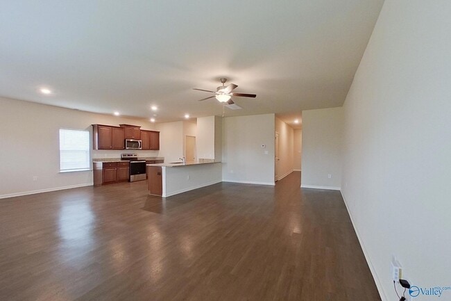 Building Photo - 1067 Pilgrim Ln