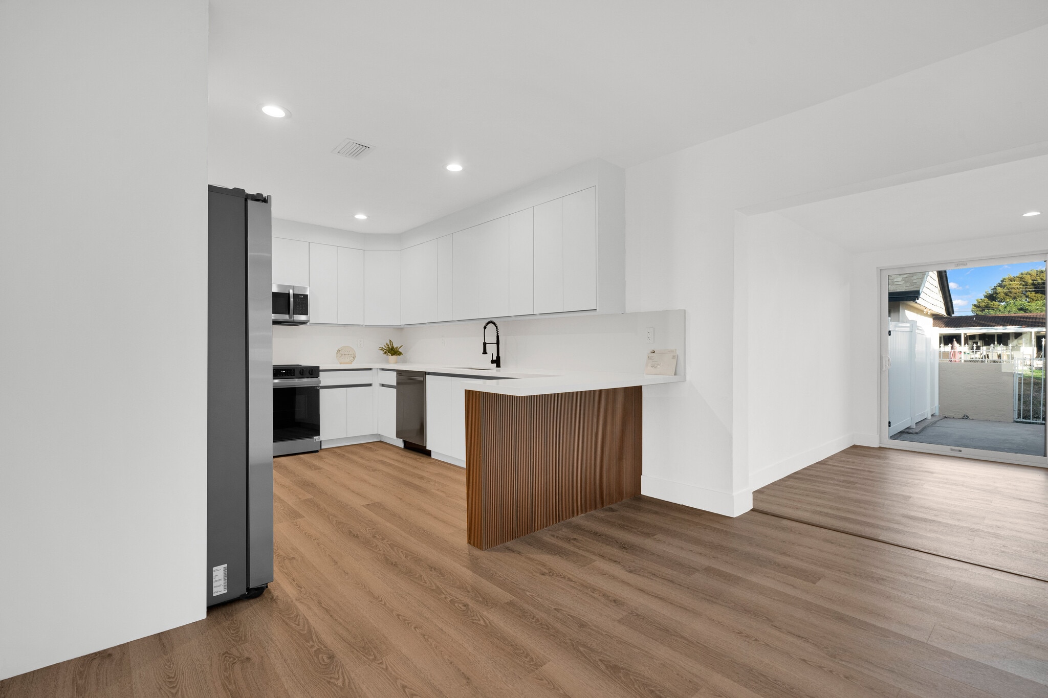 Building Photo - 4701 SW 104th Ct