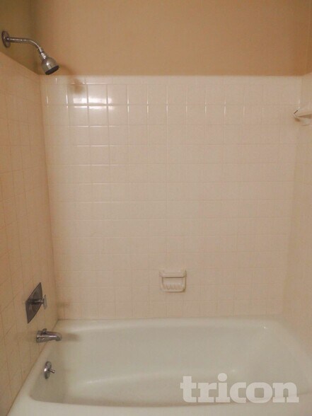 Building Photo - 1431 Tall Pines Dr