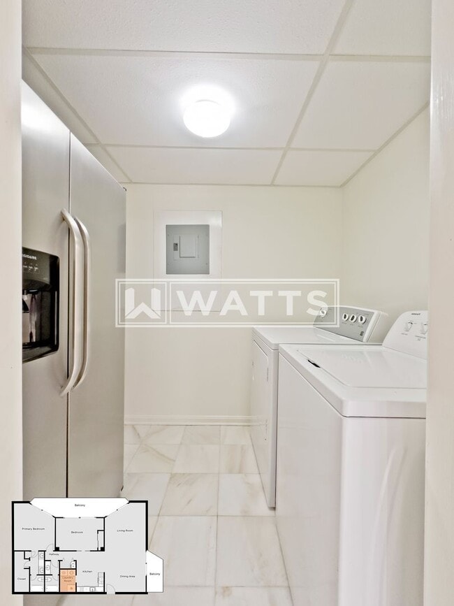 Building Photo - Spacious 2-Bed, 2-Bath Condo at Regency Te...
