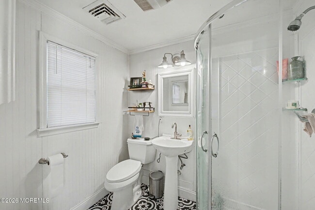 Building Photo - 1121 Bay Ave