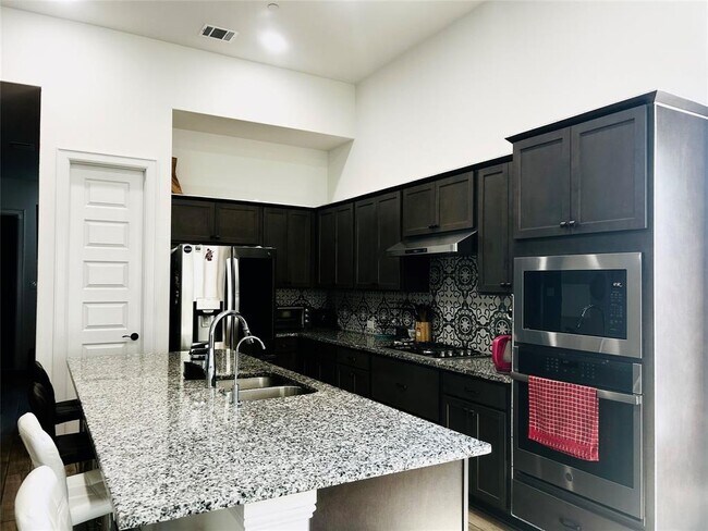 Building Photo - 600 C-Bar Ranch Trl