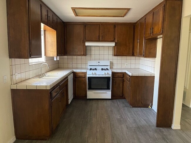 Building Photo - 3+2 in Golden Hills East COMING SOON!