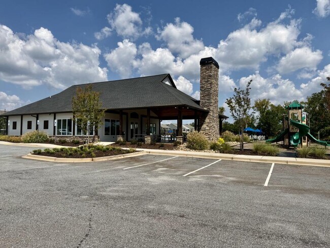 Building Photo - 517 Bonifay Dr