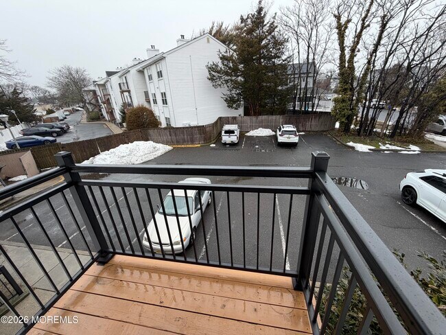 Building Photo - 609 16th Ave