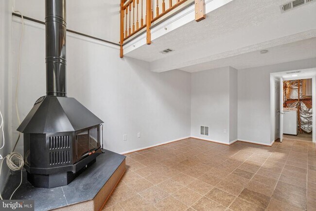 Building Photo - 8474 Sugar Creek Ln