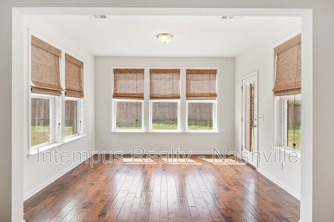 Building Photo - 2637 Miranda Dr