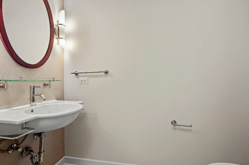 Building Photo - 1231 S Michigan Ave