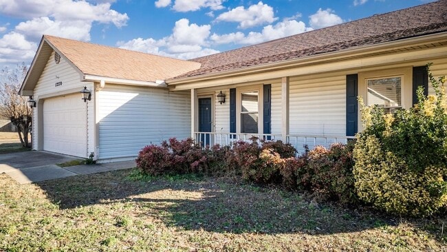 Building Photo - 12270 Maryland Pl