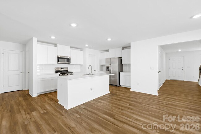 Building Photo - 544 Sand Dunes Dr