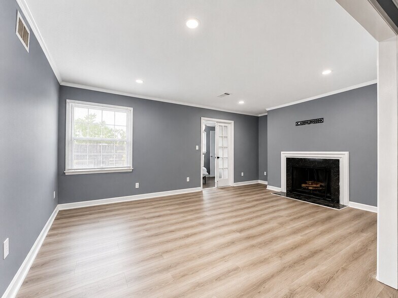Building Photo - 7021 Fruitwood Ct