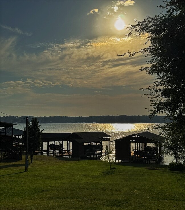 Building Photo - 245 Water Oak