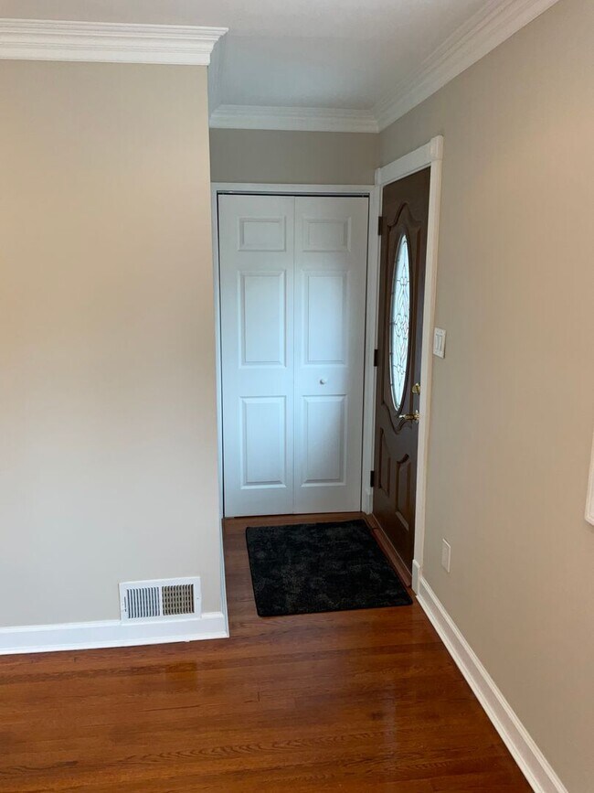 Building Photo - Fully updated 4BR 2BA single family brick home in Connecticut Ave Estates