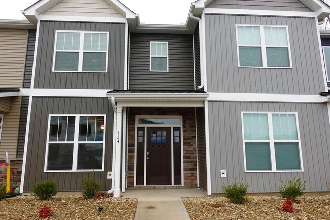 Building Photo - 124 Creekland Wy