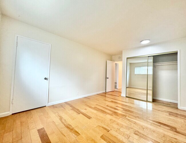 Building Photo - 834 2nd St