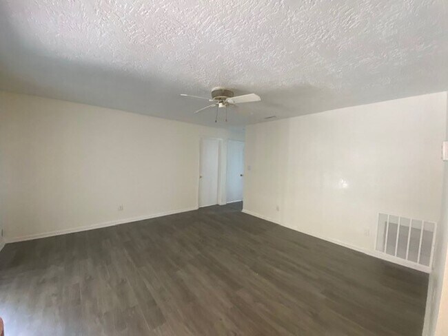 Building Photo - 3/2 Split Plan Pool Home in Indian Trails - Available 8/7