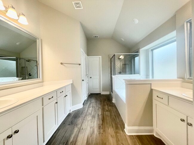 Building Photo - 3002 Pronghorn Dr