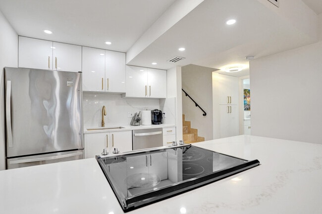 Building Photo - 755 Dotterel Rd