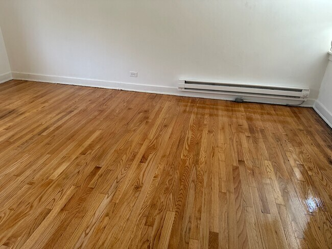 Building Photo - 9522 S Vanderpoel Ave