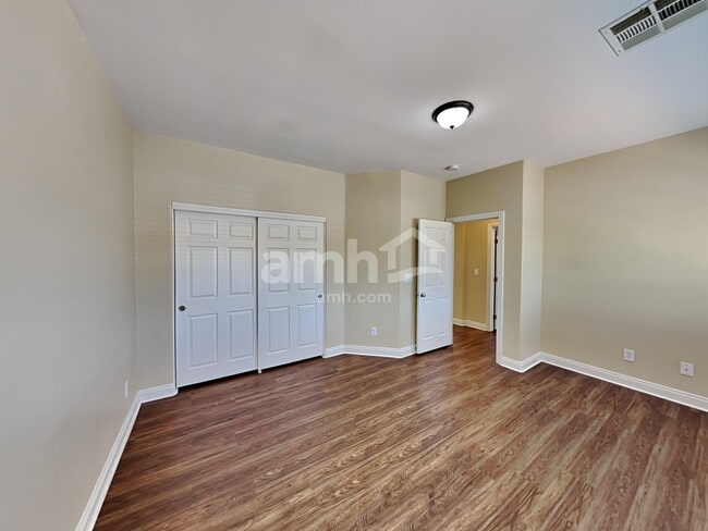 Building Photo - 2920 E Gables Vale Ct