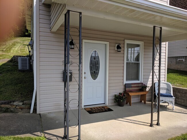 Building Photo - *******2-bed/1-bath COMPLETELY RENOVATED HOME FOR RENT in Bridgeville!*****